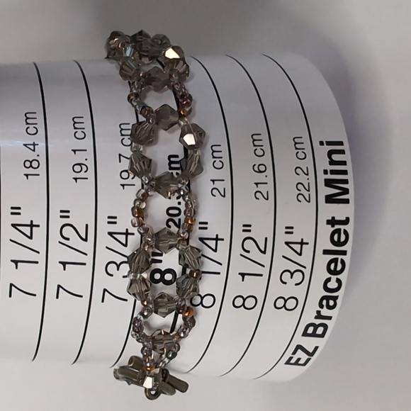 Hand Crafted lightweight bracelet beaded handmade - Picture 7 of 7